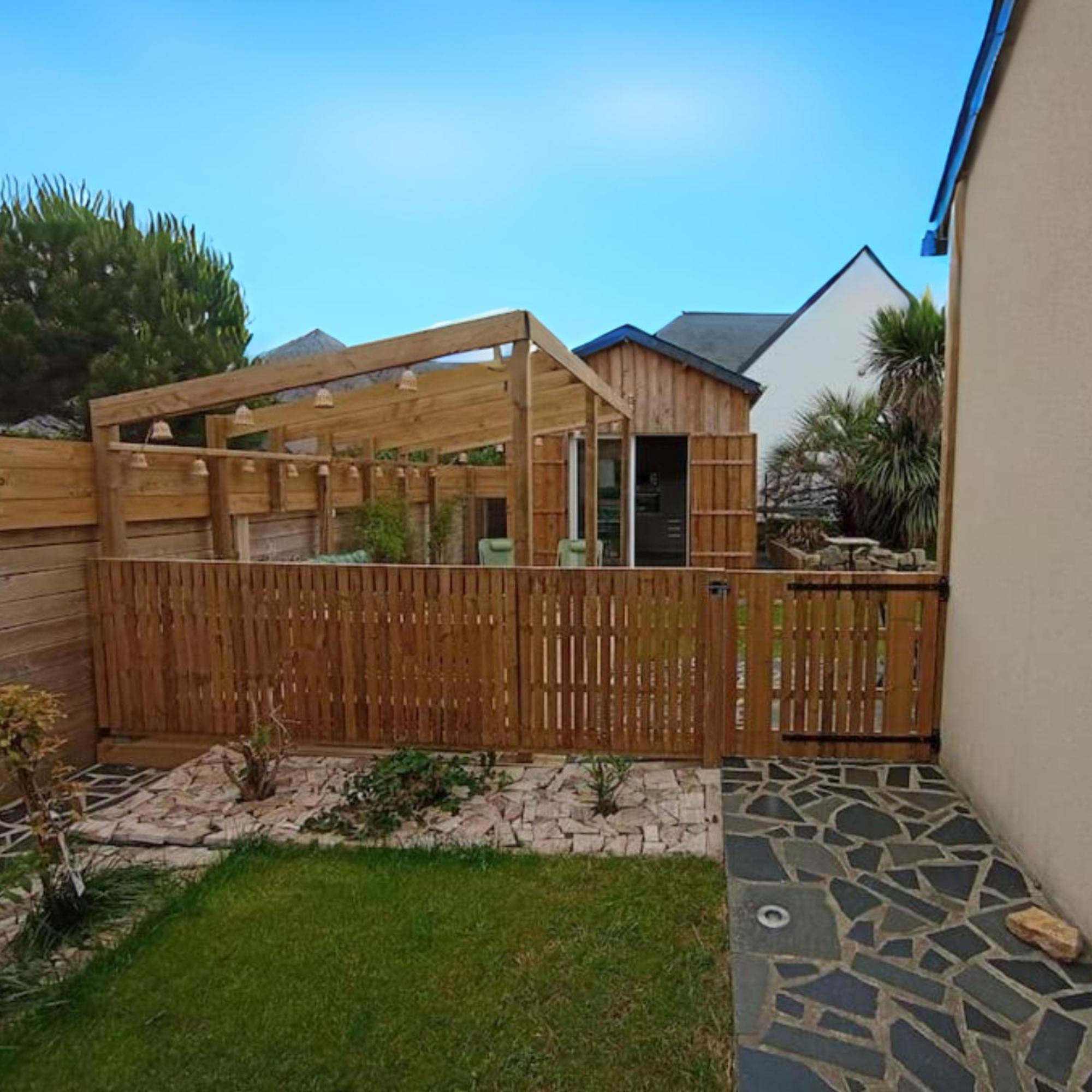 Dans Une Maison Familiale Avec Jardin A 800M De La Plage Bréville-sur-Mer エクステリア 写真